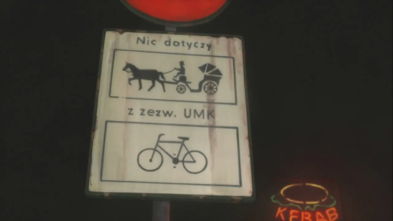 Znak w języku polskim w filmie The Sky Crawlers.